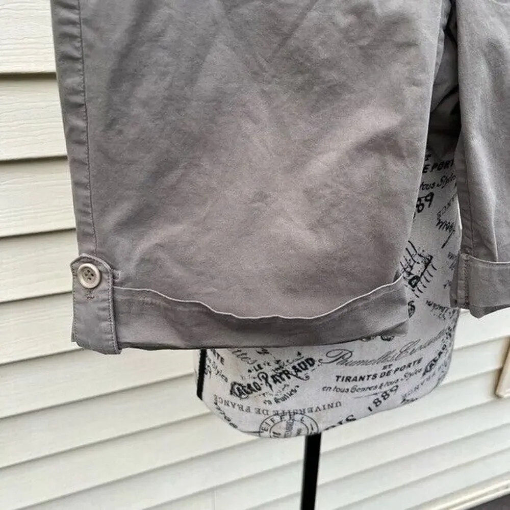 Theory green mid rise Bermuda cuffed shorts with pockets